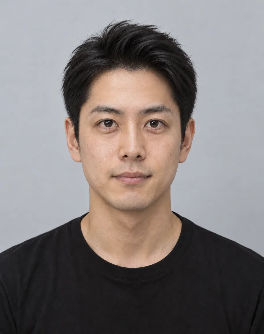 低めのナチュラルなアップバングにした、AIで作成した成人モデルのサンプル