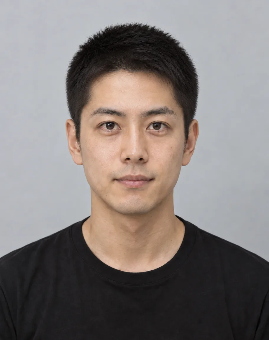 トップもサイドも短くそろえたベリーショート（クルーカット）にした、AIで作成した成人モデルのサンプル